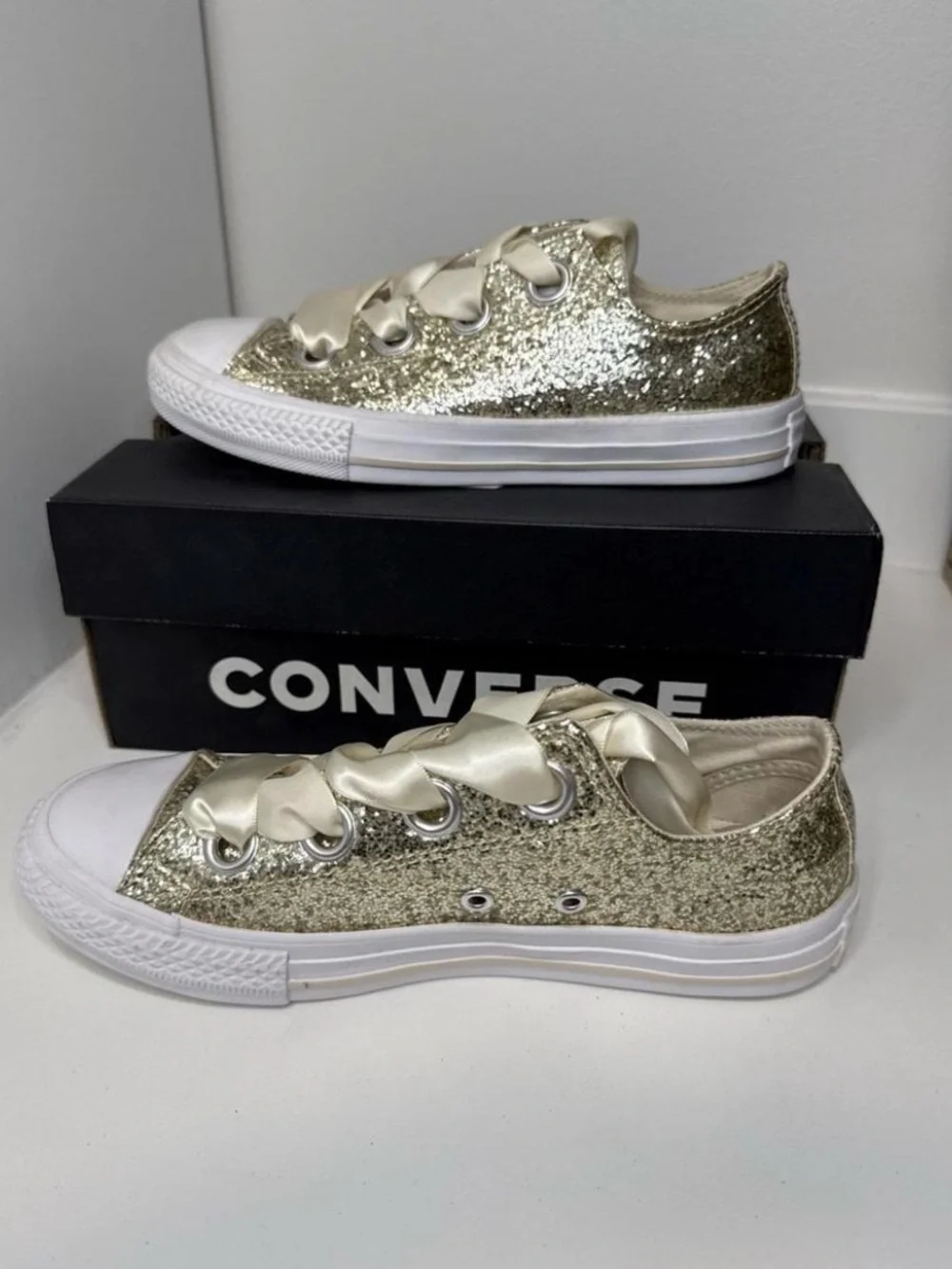 Converse Kids Low Top Sneakers in Gold Glitter 2.5
